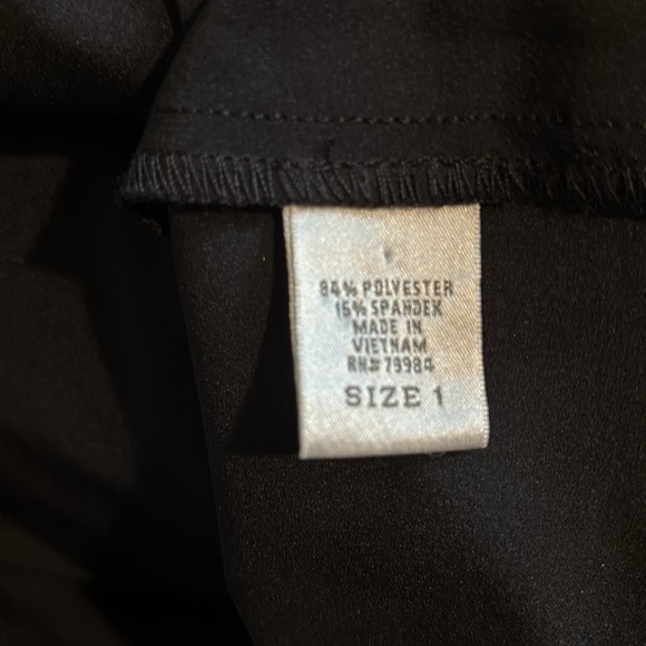 Chico’s Zenergy Sporty Black Tech Vest Sz 1/M Full Zip Pockets Golf Country Club - Picture 6 of 6